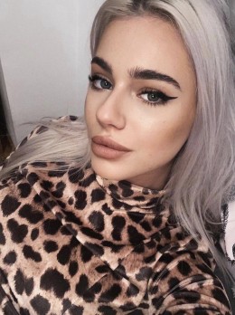 Ira - Escort Carolina Refined | Girl in Milan
